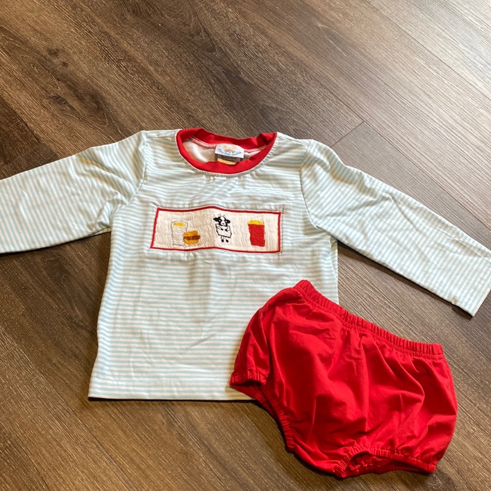 Busy Bees Smocks Chick-Fil-A Smock set